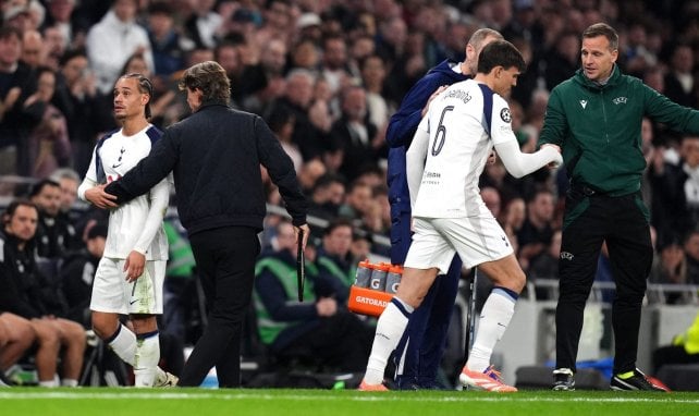 Xavi Simons expulsé pour une vilaine semelle sur van Dijk