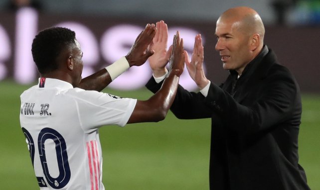 Zinedine Zidane et Vinicius Junior face à Liverpool