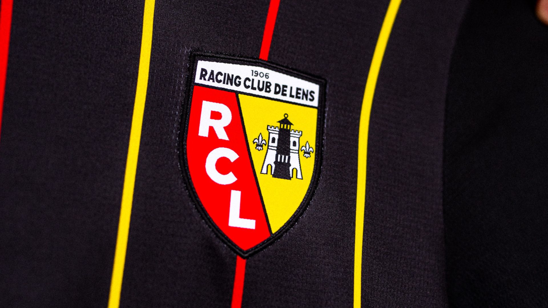RC Lens - Le nouveau maillot domicile 2023-2024 dévoilé !